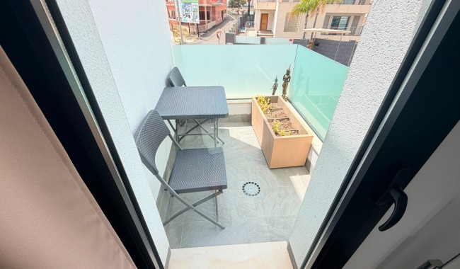 Resale - Villa - Los Montesinos - La Herrada