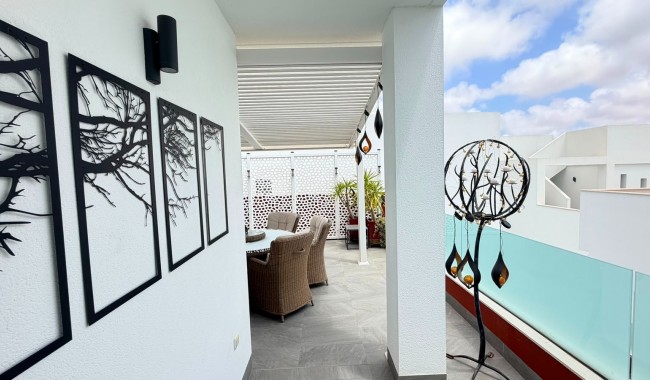 Resale - Villa - Los Montesinos - La Herrada