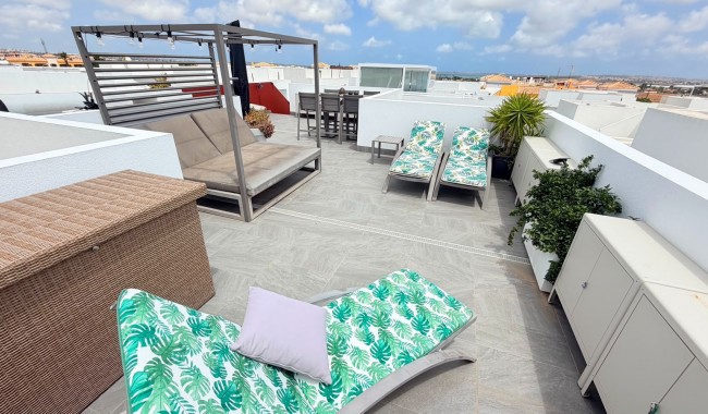 Resale - Villa - Los Montesinos - La Herrada