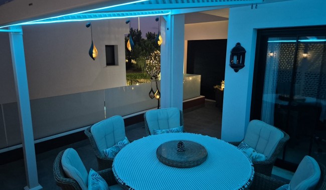 Resale - Villa - Los Montesinos - La Herrada