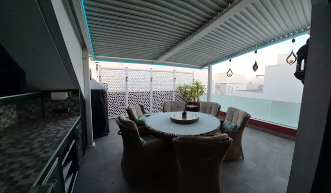 Resale - Villa - Los Montesinos - La Herrada