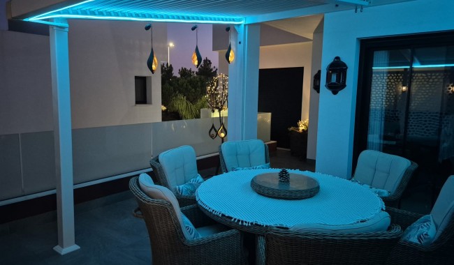 Resale - Villa - Los Montesinos - La Herrada
