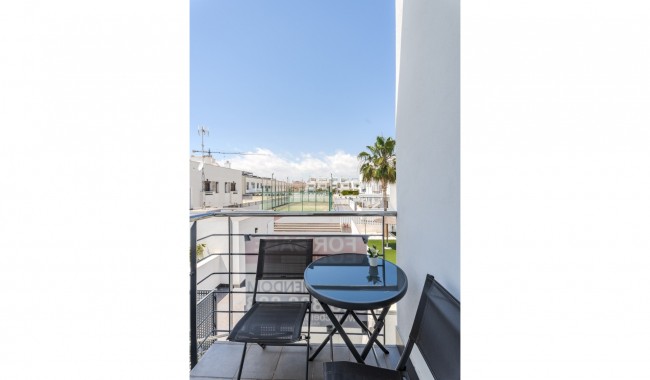 Sprzedaż - Apartament - Torre de la Horadada
