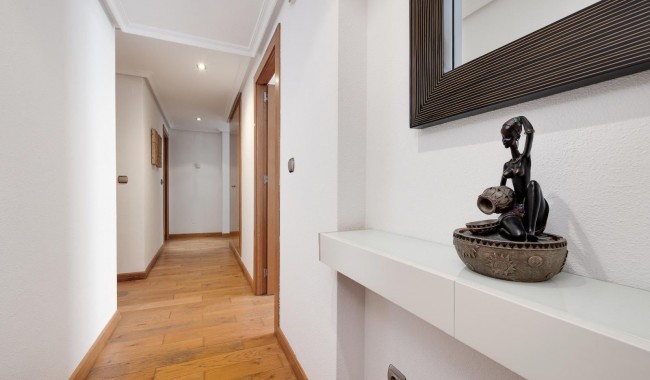 Resale - Apartment - Torrevieja - Playa de La Acequion