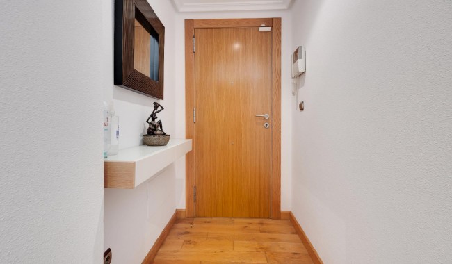 Resale - Apartment - Torrevieja - Playa de La Acequion
