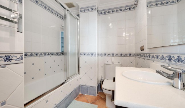 Resale - Apartment - Torrevieja - Playa de La Acequion