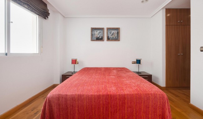 Resale - Apartment - Torrevieja - Playa de La Acequion