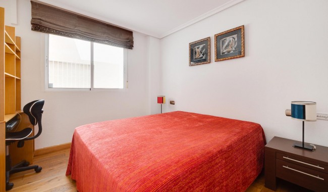 Resale - Apartment - Torrevieja - Playa de La Acequion