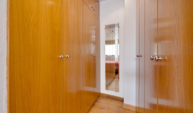 Resale - Apartment - Torrevieja - Playa de La Acequion