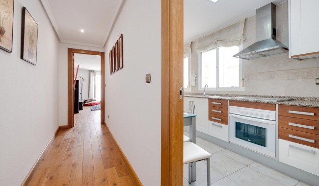 Resale - Apartment - Torrevieja - Playa de La Acequion