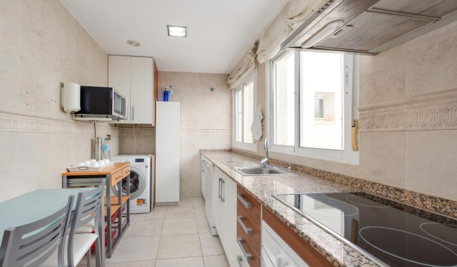 Resale - Apartment - Torrevieja - Playa de La Acequion