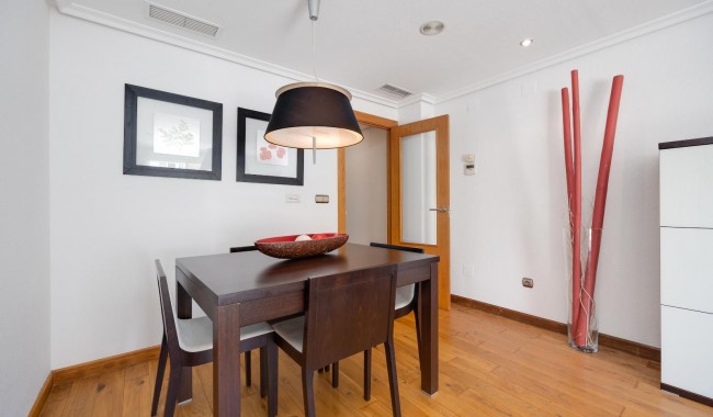Resale - Apartment - Torrevieja - Playa de La Acequion