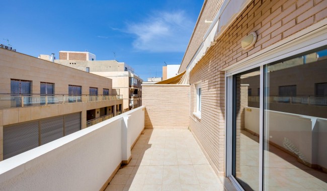 Resale - Apartment - Torrevieja - Playa de La Acequion