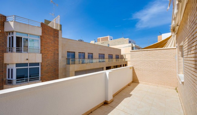 Resale - Apartment - Torrevieja - Playa de La Acequion