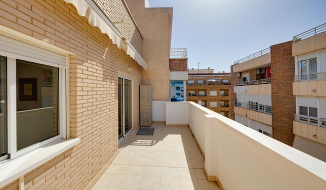 Resale - Apartment - Torrevieja - Playa de La Acequion