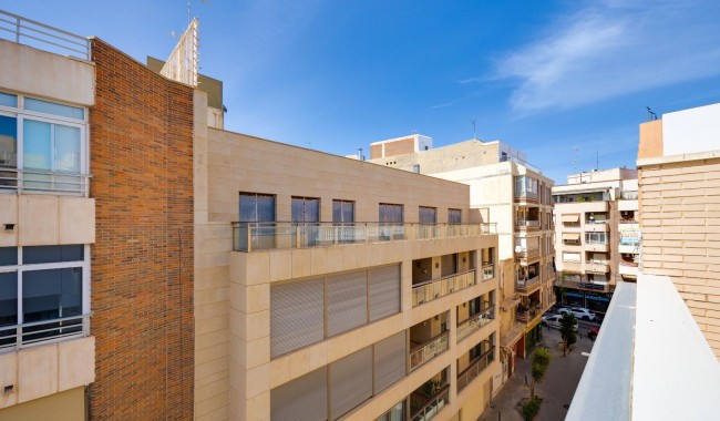 Resale - Apartment - Torrevieja - Playa de La Acequion