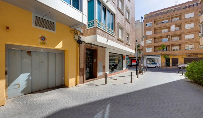 Resale - Apartment - Torrevieja - Playa de La Acequion