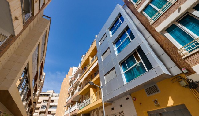 Resale - Apartment - Torrevieja - Playa de La Acequion