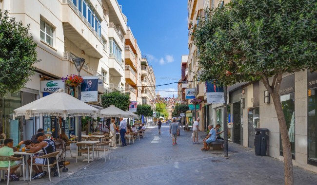 Resale - Apartment - Torrevieja - Playa de La Acequion
