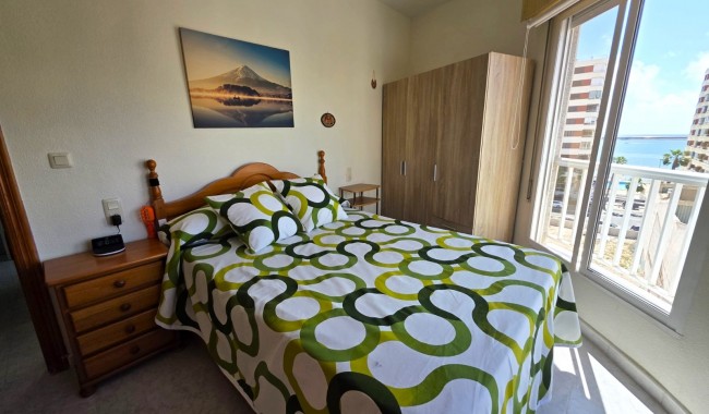 Resale - Apartment - Torrevieja - Acequion