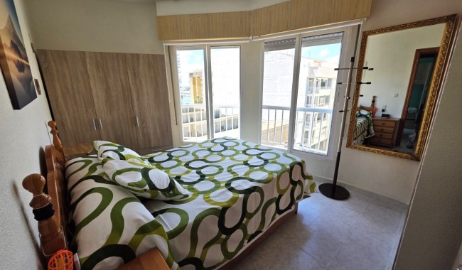 Resale - Apartment - Torrevieja - Acequion