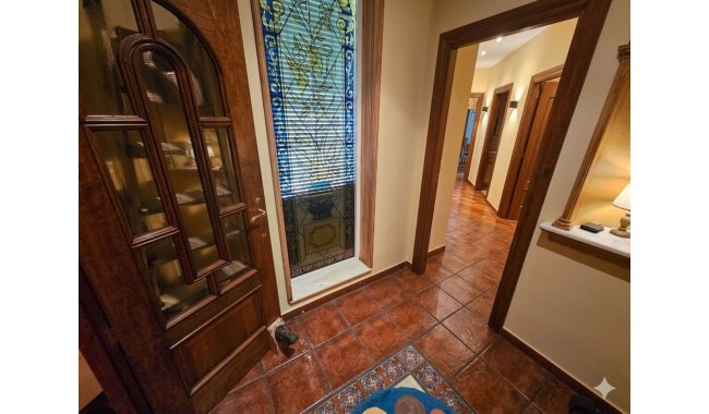 Resale - Villa - Elche