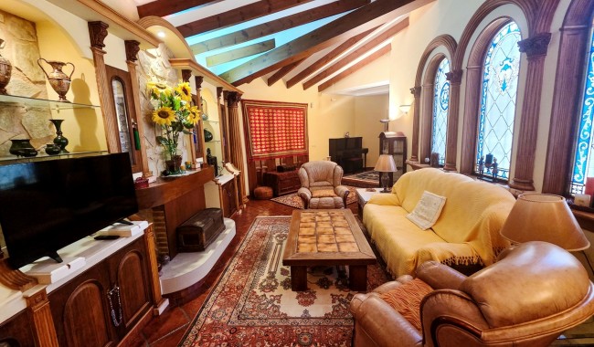 Resale - Villa - Elche