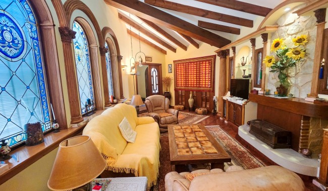 Resale - Villa - Elche