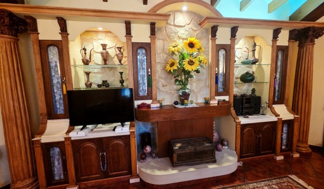 Resale - Villa - Elche