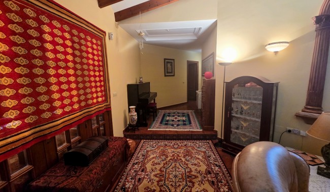 Resale - Villa - Elche