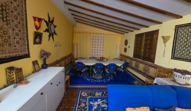 Resale - Villa - Elche