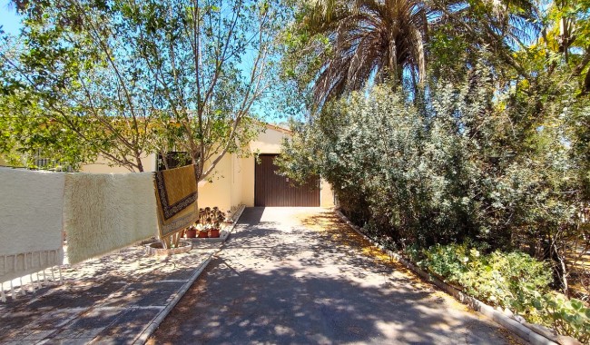 Resale - Villa - Elche