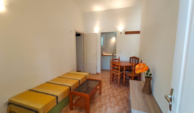 Resale - Villa - Elche