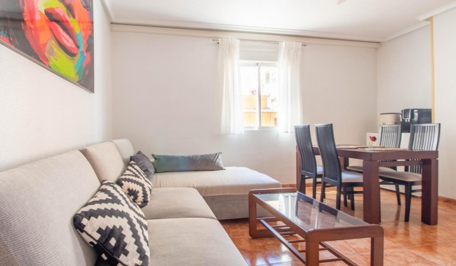 Resale - Apartment - Torrevieja - Centro