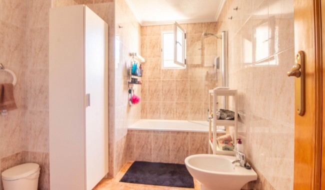 Resale - Apartment - Torrevieja - Centro