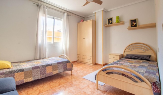 Resale - Apartment - Torrevieja - Centro