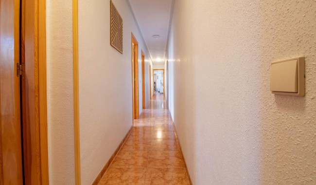 Resale - Apartment - Torrevieja - Centro