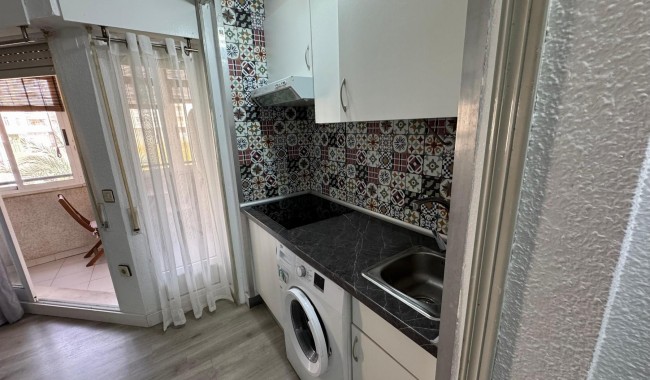 Segunda mano - Apartamento - Torrevieja - Playa de Los Locos-Curva del Palangre