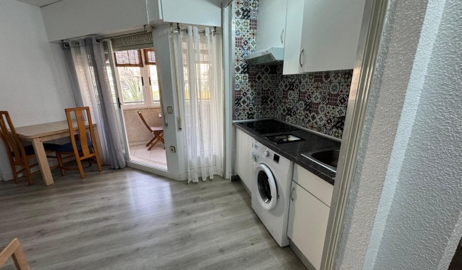 Segunda mano - Apartamento - Torrevieja - Playa de Los Locos-Curva del Palangre