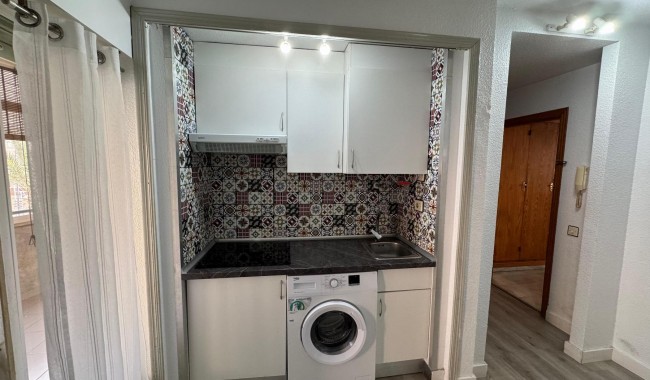 Segunda mano - Apartamento - Torrevieja - Playa de Los Locos-Curva del Palangre