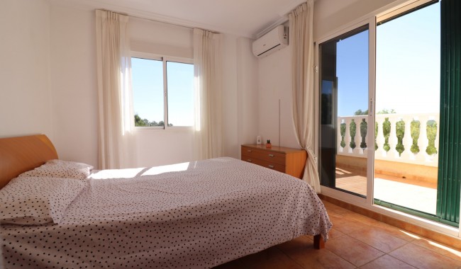 Resale - Villa - San Miguel de Salinas - Lake View Mansions