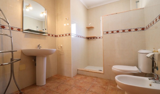 Resale - Villa - San Miguel de Salinas - Lake View Mansions