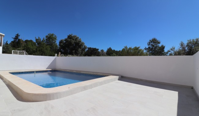 Resale - Villa - San Miguel de Salinas - Lake View Mansions