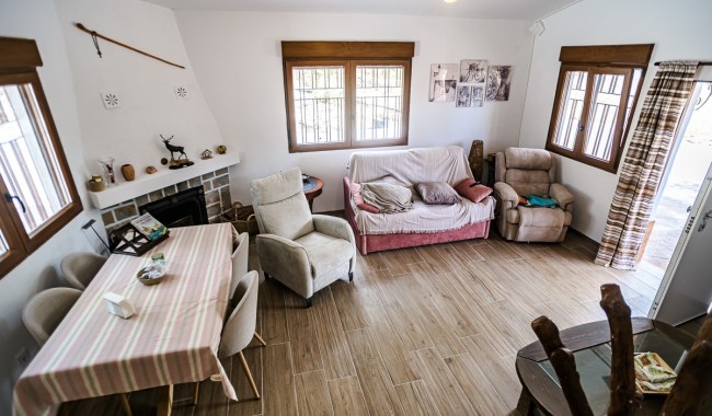 Begagnad - Finca - La Tercia