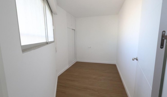 Resale - Apartment - Orihuela Costa - La Zenia