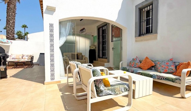 Begagnad - Villa - Orihuela Costa - Villamartín