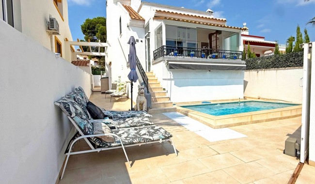 Begagnad - Villa - Orihuela Costa - Villamartín