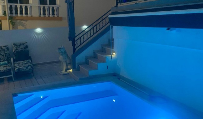Begagnad - Villa - Orihuela Costa - Villamartín