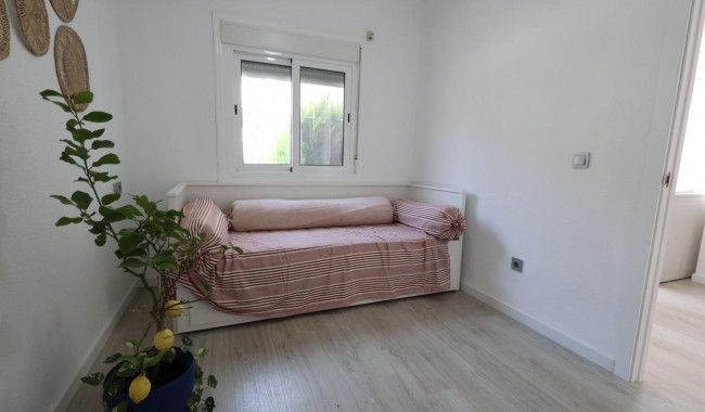 Sprzedaż - Bungalow - Torrevieja - Los Balcones