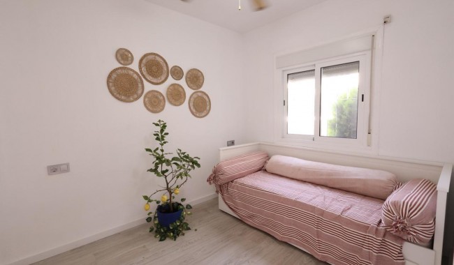 Sprzedaż - Bungalow - Torrevieja - Los Balcones